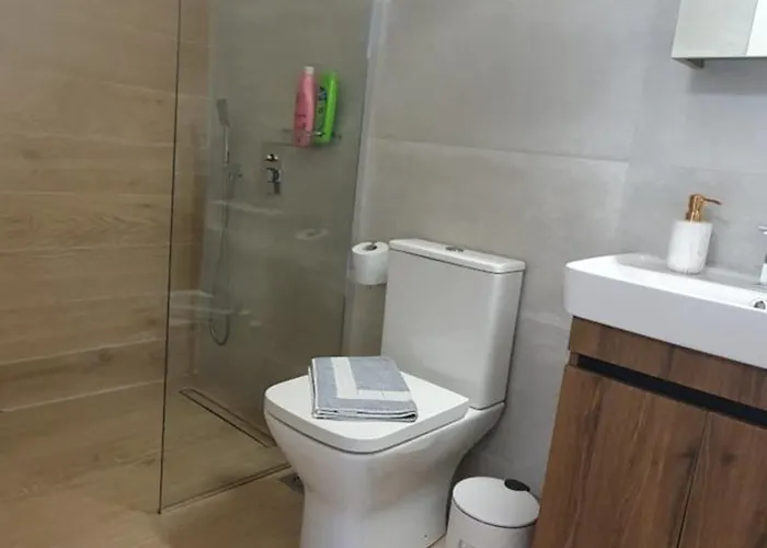 Hephaestus Appartments A3 *